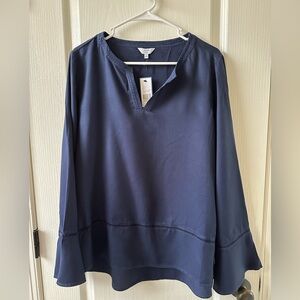 NWT women’s large Crown & Ivy Navy Blouse with sleeves